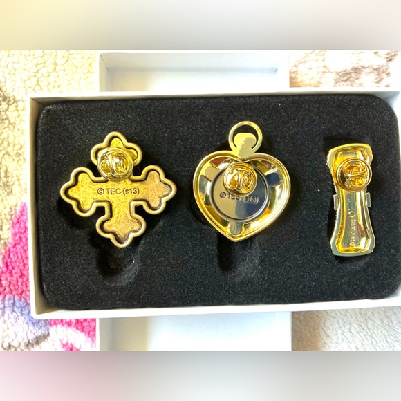 The Wizard of Oz 75th Anniversary Pin Set 3 Pins New In Box - Picture 4 of 6